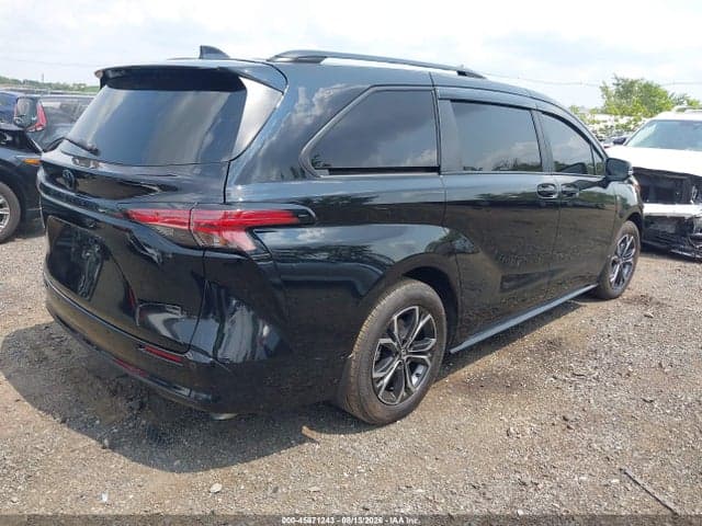 2026 TOYOTA SIENNA PLATINUM 4