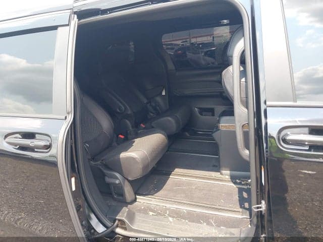 2026 TOYOTA SIENNA PLATINUM 8