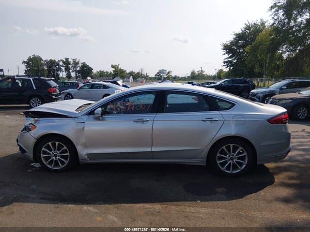 2017 FORD FUSION SE 13