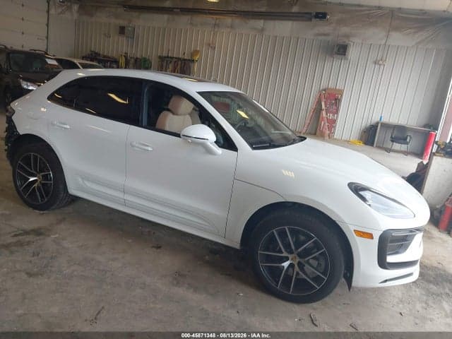 2025 PORSCHE MACAN T 1