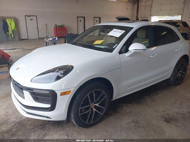 2025 PORSCHE MACAN T 2