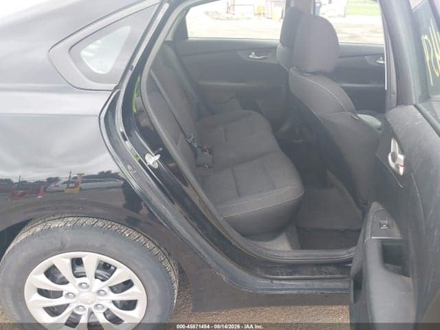 2019 KIA FORTE FE 8