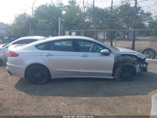 2019 FORD FUSION SE 13