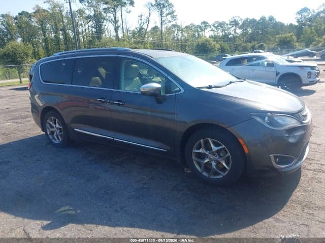2017 CHRYSLER PACIFICA LIMITED 1