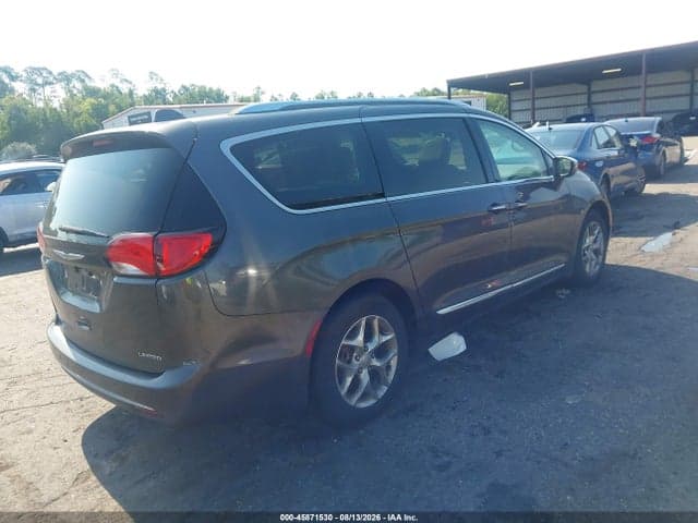 2017 CHRYSLER PACIFICA LIMITED 4