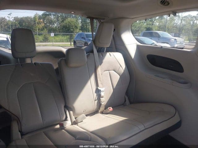2017 CHRYSLER PACIFICA LIMITED 8