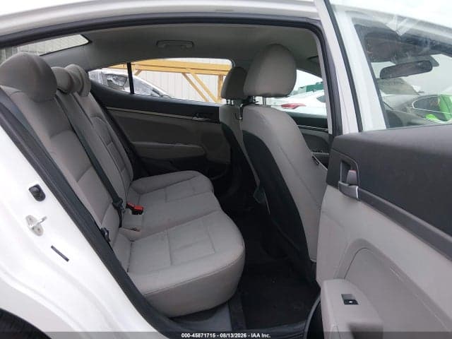 2017 HYUNDAI ELANTRA SE 8