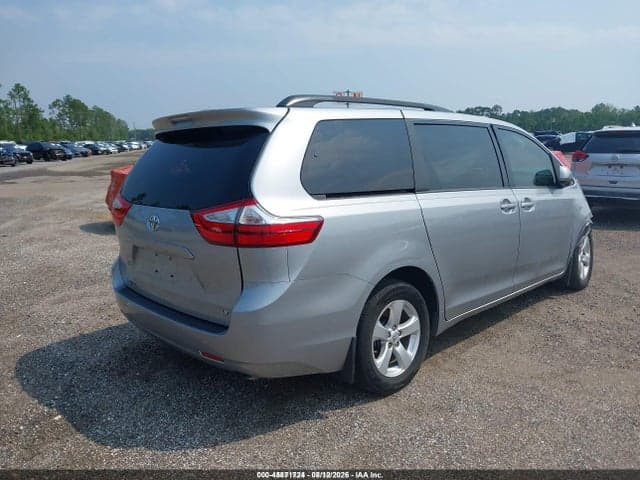 2017 TOYOTA SIENNA LE 8 PASSENGER 4