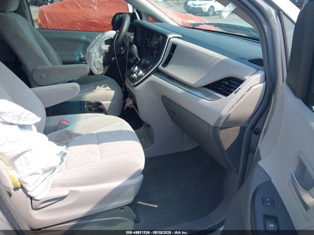 2017 TOYOTA SIENNA LE 8 PASSENGER 5