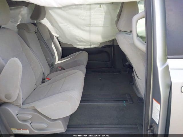 2017 TOYOTA SIENNA LE 8 PASSENGER 8