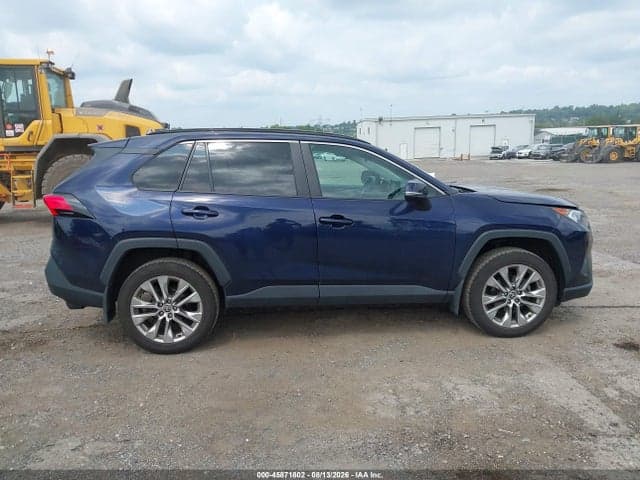 2021 TOYOTA RAV4 XLE PREMIUM 13