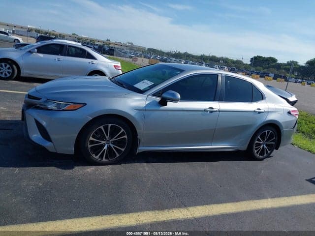 2020 TOYOTA CAMRY SE 14
