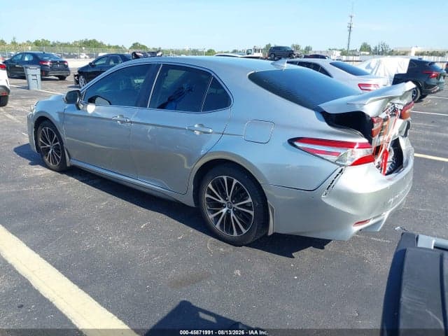 2020 TOYOTA CAMRY SE 3
