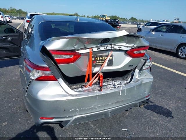 2020 TOYOTA CAMRY SE 6