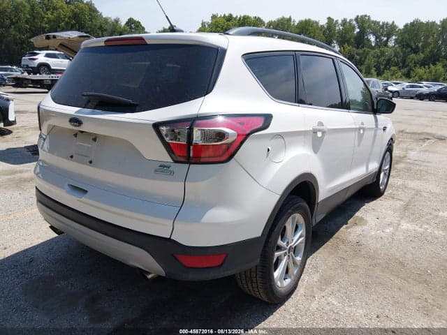 2017 FORD ESCAPE SE 4
