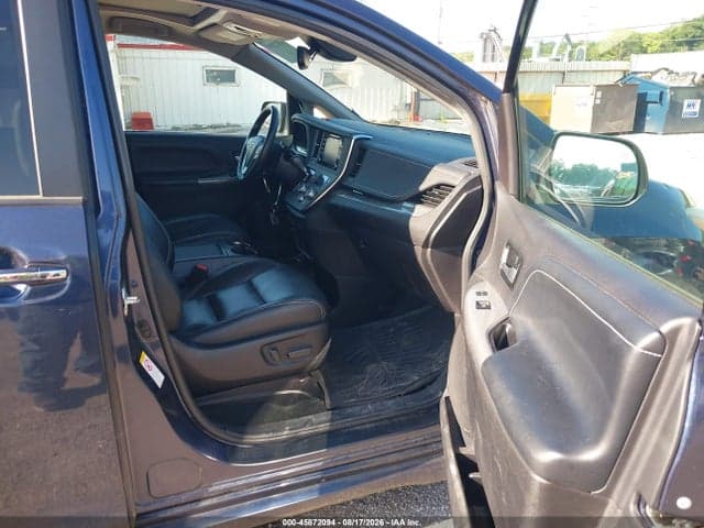 2018 TOYOTA SIENNA SE PREMIUM 8 PASSENGER 5