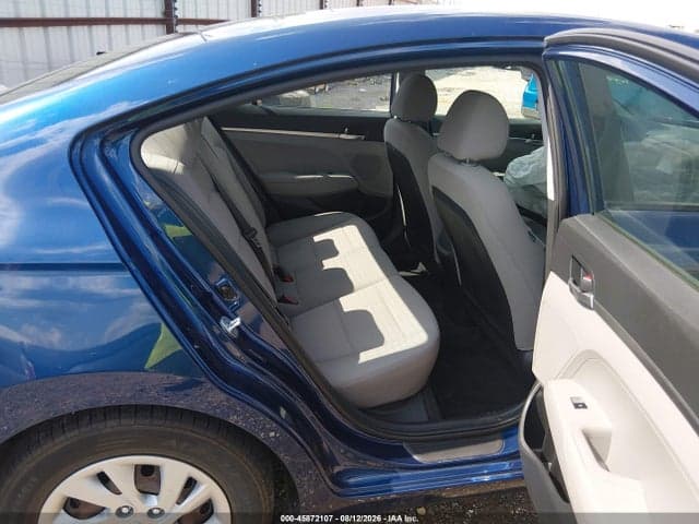 2019 HYUNDAI ELANTRA SE 8