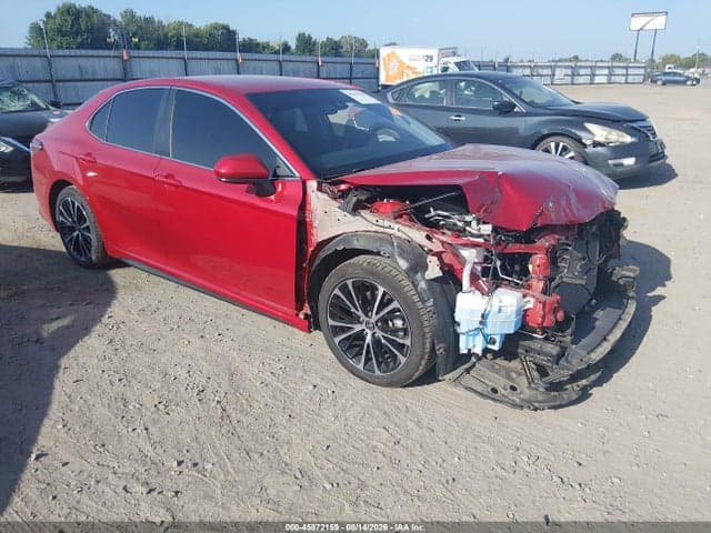 2020 TOYOTA CAMRY SE 1