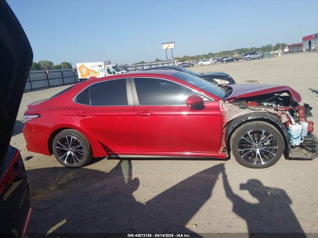 2020 TOYOTA CAMRY SE 14