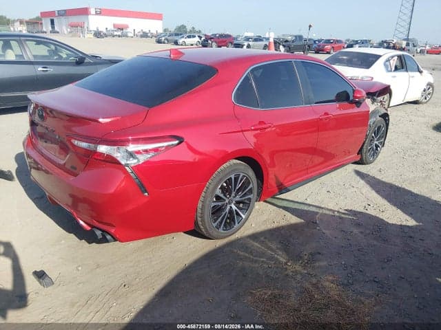 2020 TOYOTA CAMRY SE 4