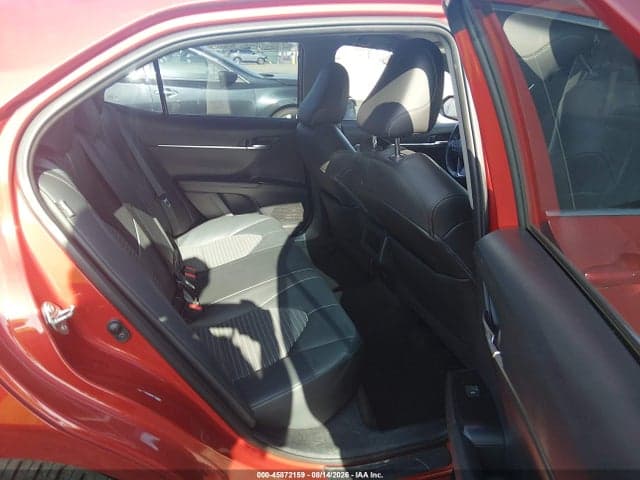 2020 TOYOTA CAMRY SE 8