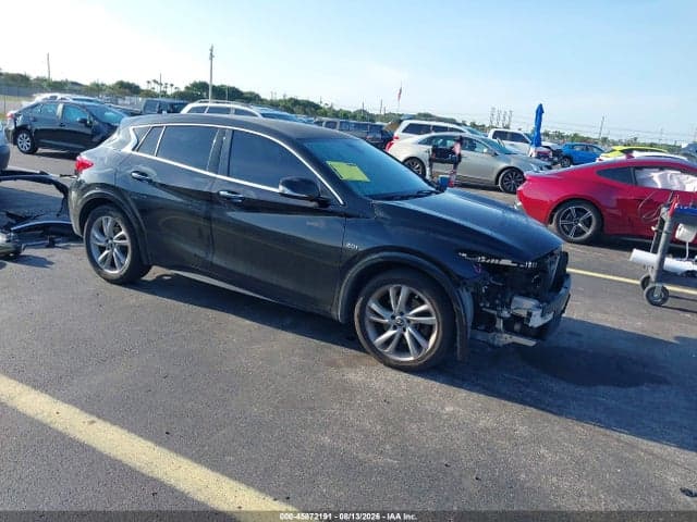 2018 INFINITI QX30 LUXURY 1