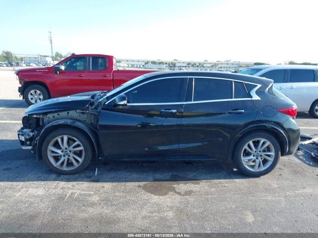 2018 INFINITI QX30 LUXURY 15