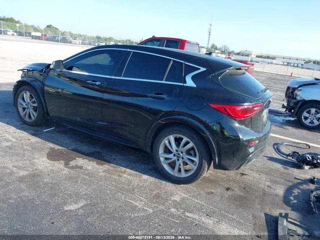 2018 INFINITI QX30 LUXURY 3