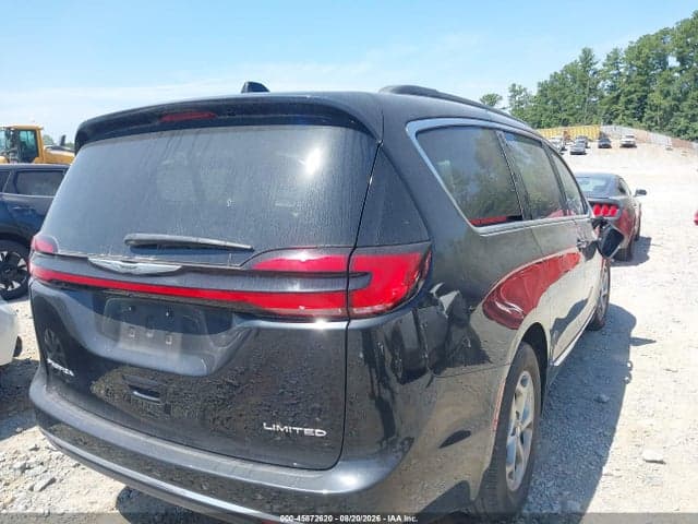 2023 CHRYSLER PACIFICA LIMITED 4