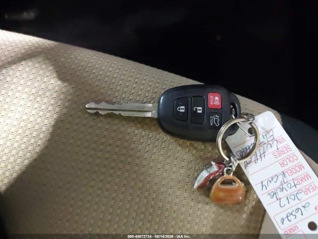 2017 TOYOTA RAV4 XLE 11