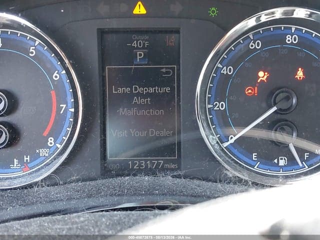 2018 TOYOTA COROLLA XLE 16