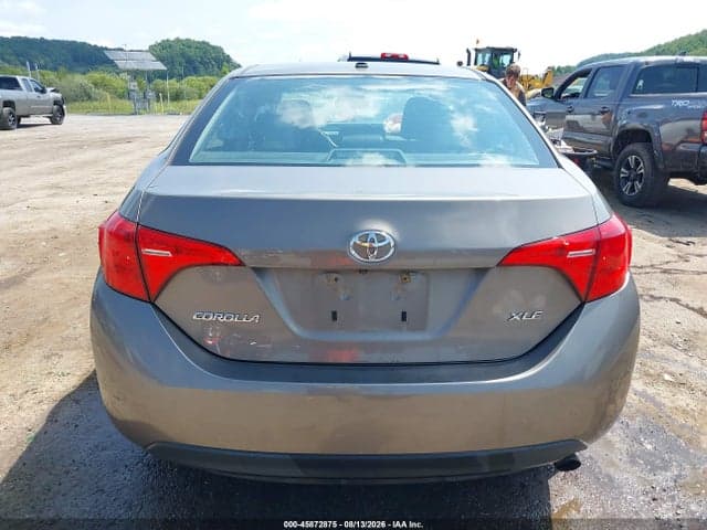 2018 TOYOTA COROLLA XLE 17