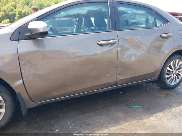 2018 TOYOTA COROLLA XLE 18