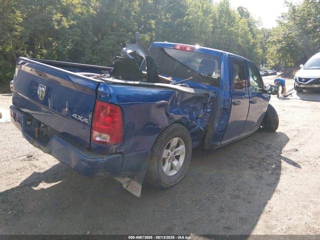 2017 RAM 1500 EXPRESS 4X4 6'4 BOX 4