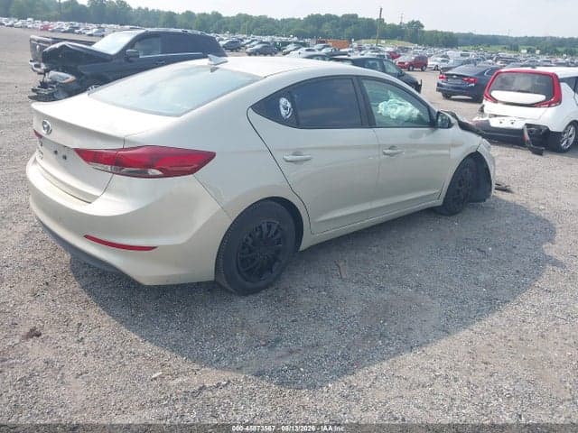 2017 HYUNDAI ELANTRA SE 4