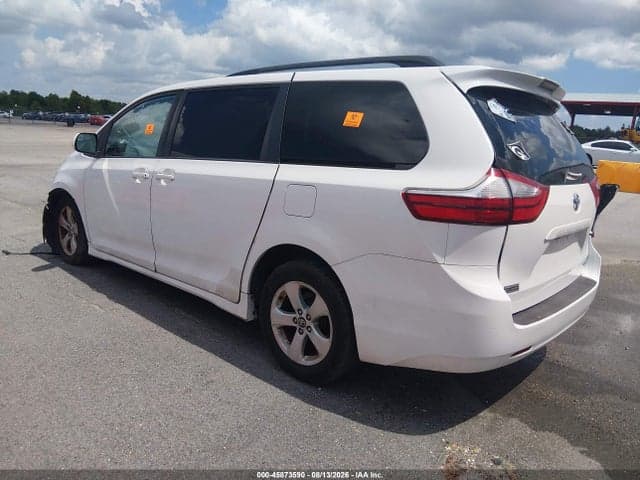 2019 TOYOTA SIENNA LE 8 PASSENGER 3