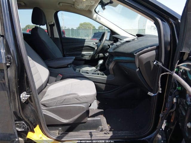 2017 FORD ESCAPE S 5
