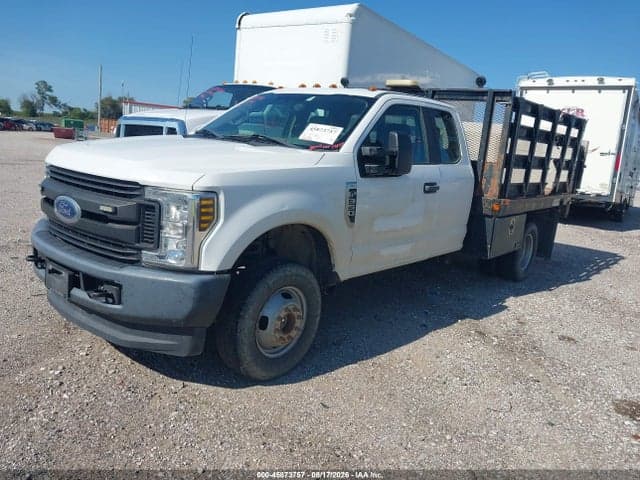 2018 FORD F-350 CHASSIS XL 2