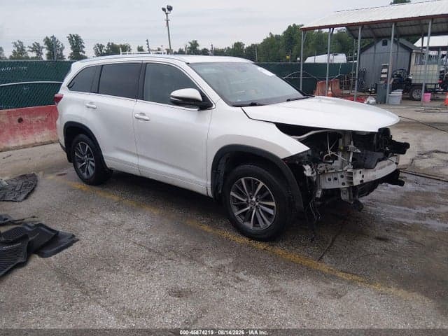 2017 TOYOTA HIGHLANDER XLE 1