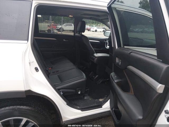 2017 TOYOTA HIGHLANDER XLE 8