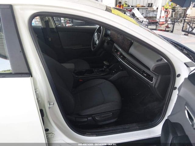 2025 KIA K4 LXS 5
