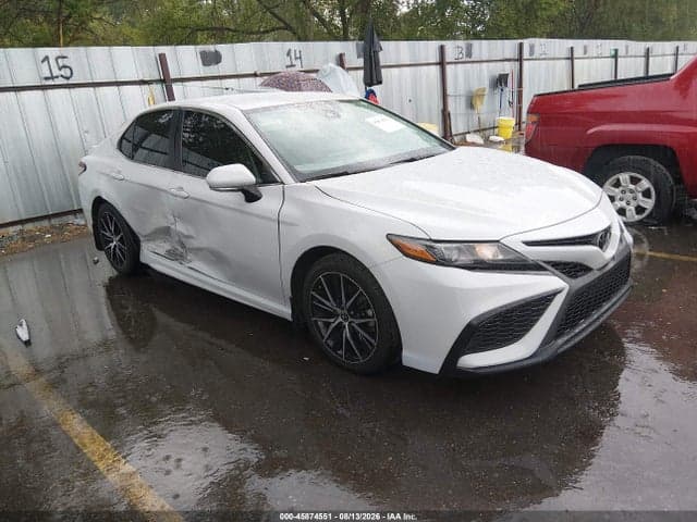 2024 TOYOTA CAMRY SE 1