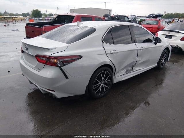 2024 TOYOTA CAMRY SE 4