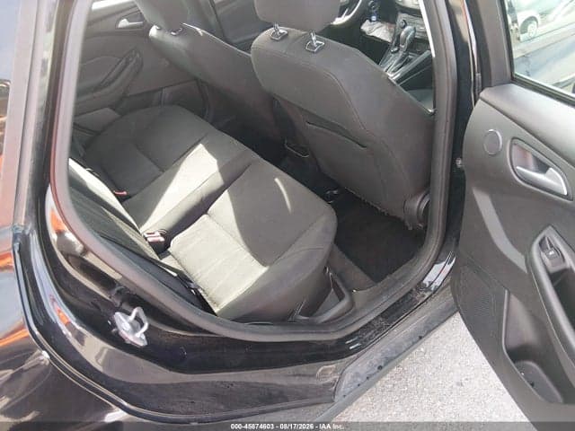 2017 FORD FOCUS SE 8