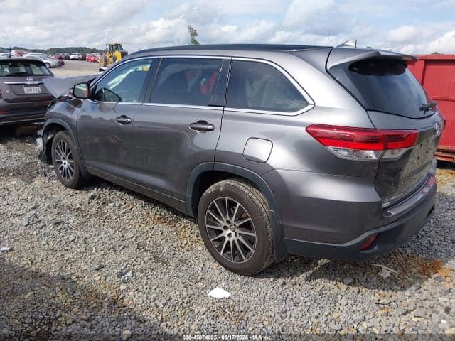 2018 TOYOTA HIGHLANDER SE 3