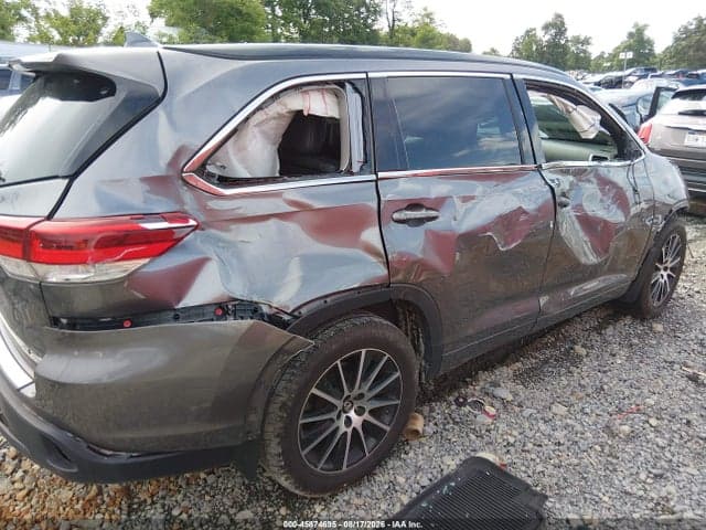 2018 TOYOTA HIGHLANDER SE 6