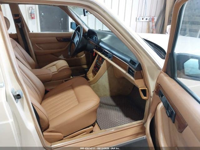 1983 MERCEDES-BENZ 300 SD 5