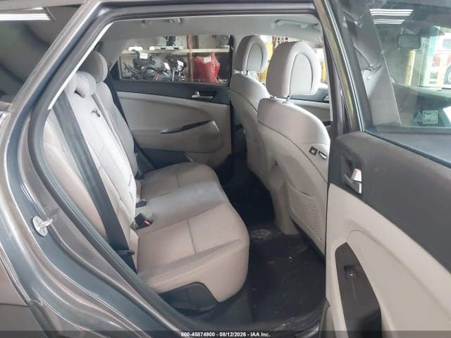 2018 HYUNDAI TUCSON SE 8