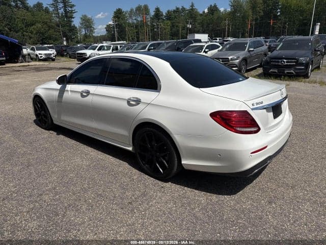2017 MERCEDES-BENZ E 300 3