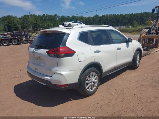 2017 NISSAN ROGUE SV 4